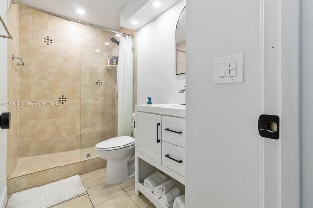 3475 Emerald Oaks Dr 1705, Hollywood, FL 33021