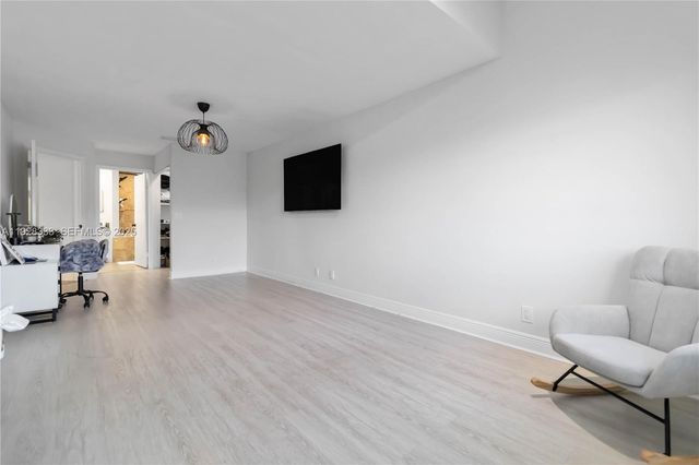 3475 Emerald Oaks Dr 1705, Hollywood, FL 33021