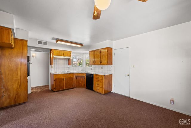 203 Suzanne Lane, Taft, CA 93268