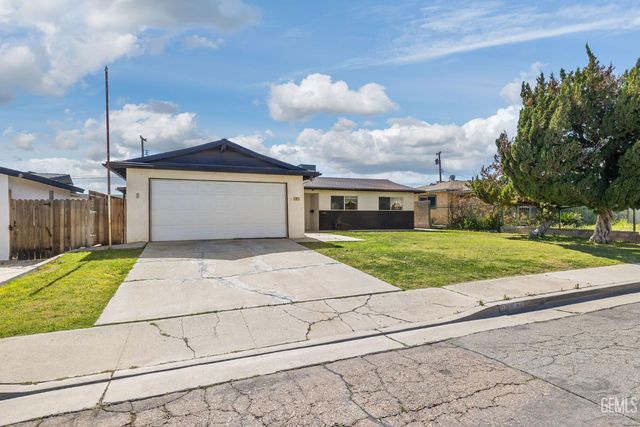 203 Suzanne Lane, Taft, CA 93268