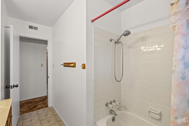 203 Suzanne Lane, Taft, CA 93268