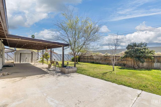 203 Suzanne Lane, Taft, CA 93268