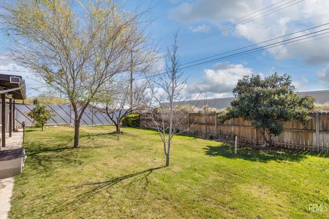 203 Suzanne Lane, Taft, CA 93268