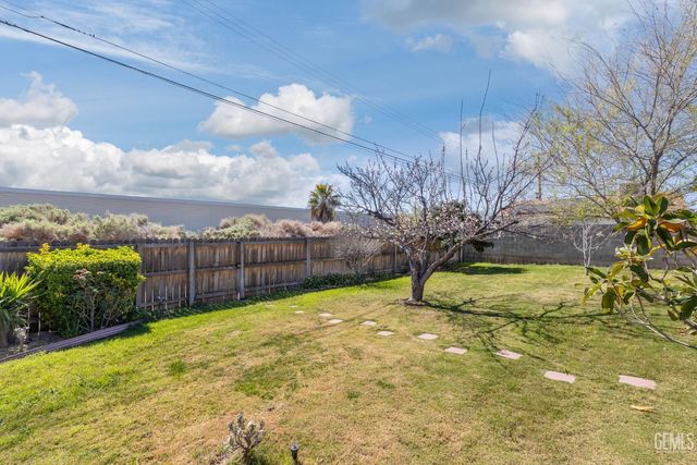 203 Suzanne Lane, Taft, CA 93268