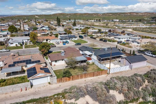 203 Suzanne Lane, Taft, CA 93268