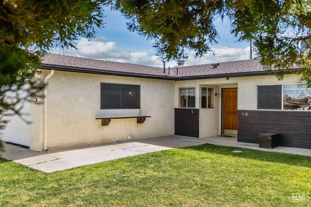 203 Suzanne Lane, Taft, CA 93268