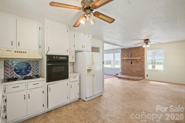 147 Oakdale Circle, Mocksville, NC 27028