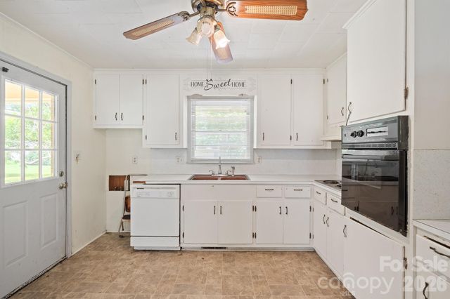 147 Oakdale Circle, Mocksville, NC 27028