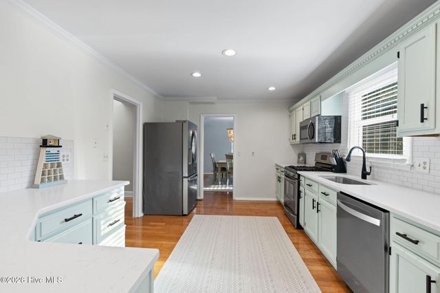 316 NE 58th Street, Oak Island, NC 28465