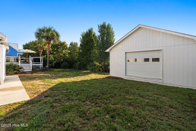 316 NE 58th Street, Oak Island, NC 28465