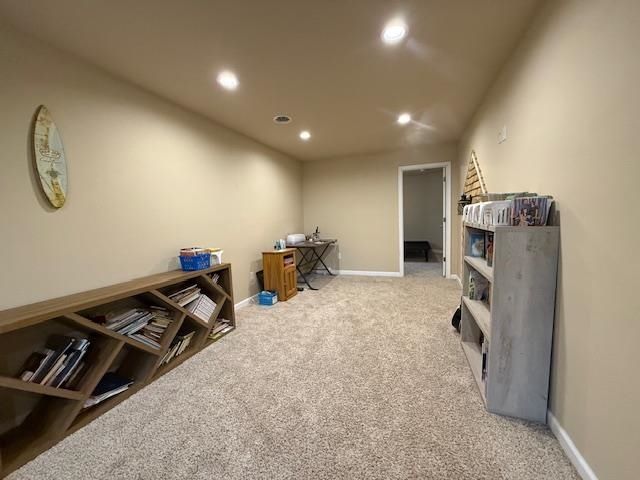 1805 28th St NW, Minot, ND 58703