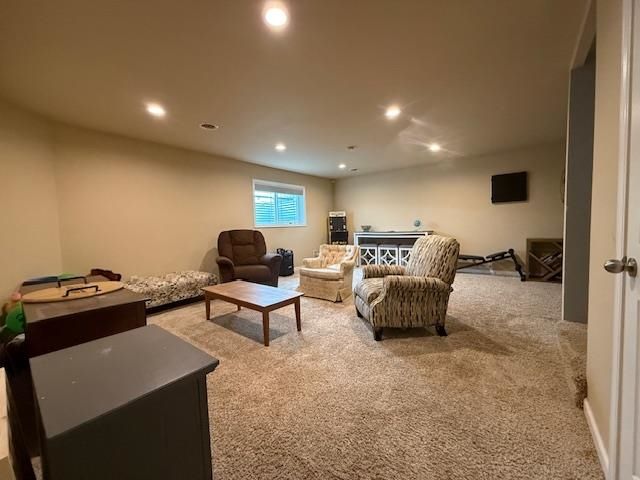 1805 28th St NW, Minot, ND 58703