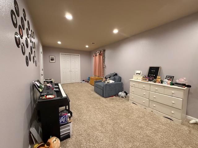 1805 28th St NW, Minot, ND 58703