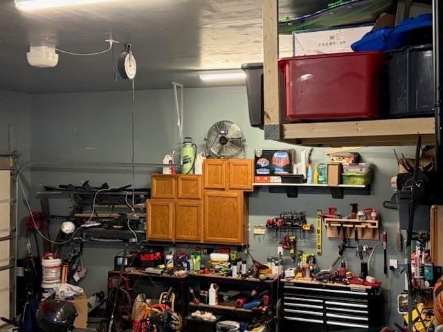1805 28th St NW, Minot, ND 58703