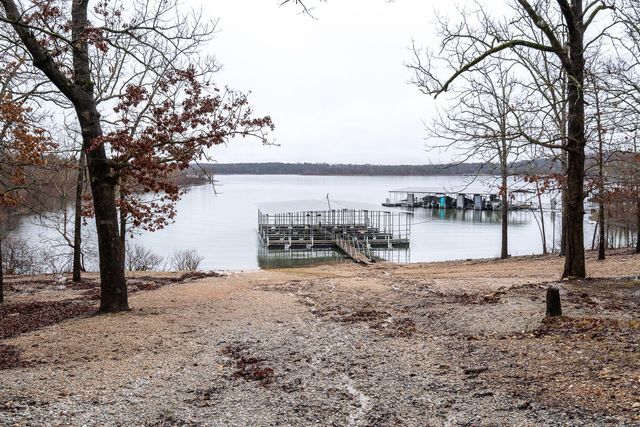 207 Bar M Lane 20, Branson West, MO 65737