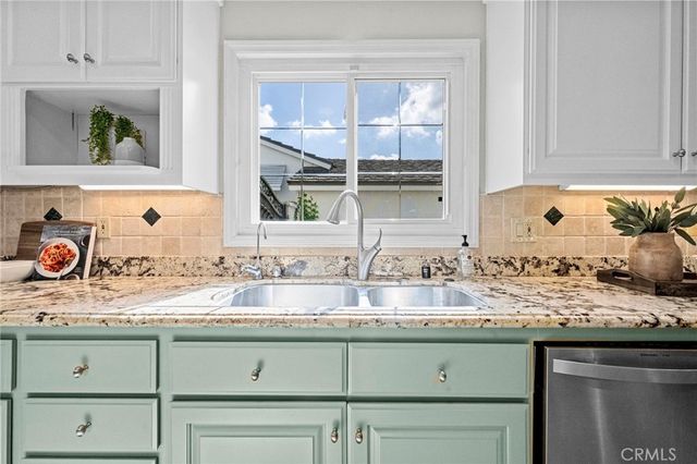 709 E Catalina, Santa Ana, CA 92706