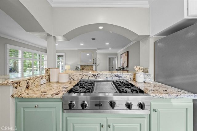 709 E Catalina, Santa Ana, CA 92706