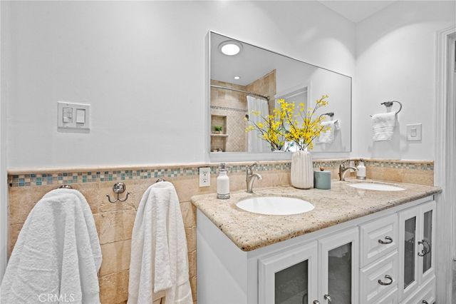 709 E Catalina, Santa Ana, CA 92706