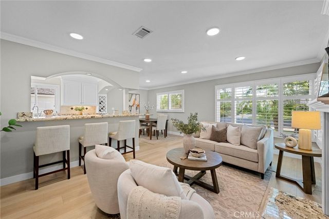 709 E Catalina, Santa Ana, CA 92706