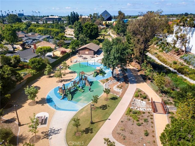 709 E Catalina, Santa Ana, CA 92706