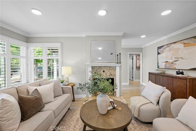 709 E Catalina, Santa Ana, CA 92706