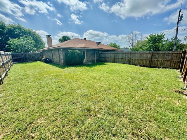 541 Canary Lane, Red Oak, TX 75154