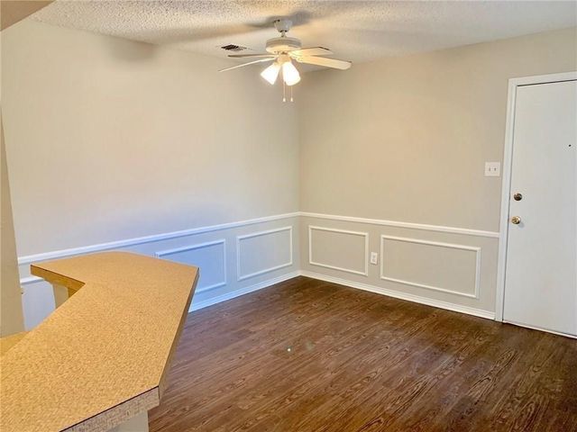 541 Canary Lane, Red Oak, TX 75154