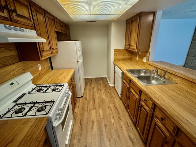 541 Canary Lane, Red Oak, TX 75154