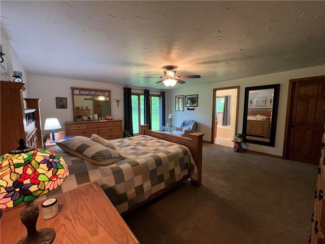 133 Woodcrest Rd, Oakland Twp, PA 16002