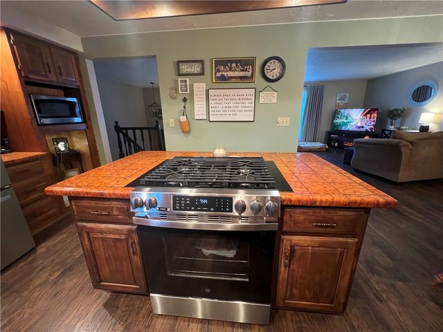 133 Woodcrest Rd, Oakland Twp, PA 16002