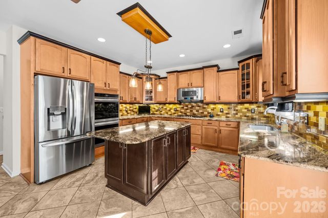 8423 Mossy Cup Trail, Harrisburg, NC 28075