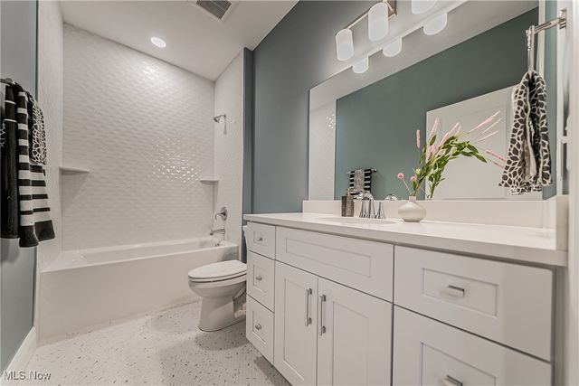 1855 Woodlawn Avenue, East Cleveland, OH 44112