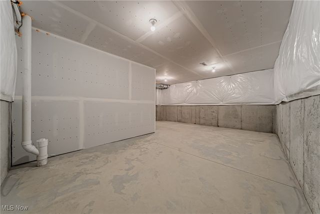 1855 Woodlawn Avenue, East Cleveland, OH 44112