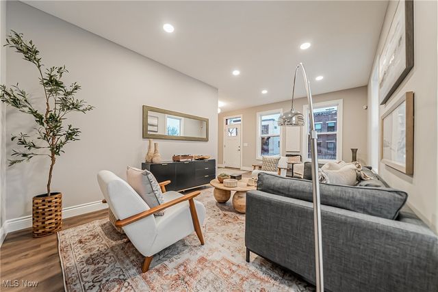 1855 Woodlawn Avenue, East Cleveland, OH 44112