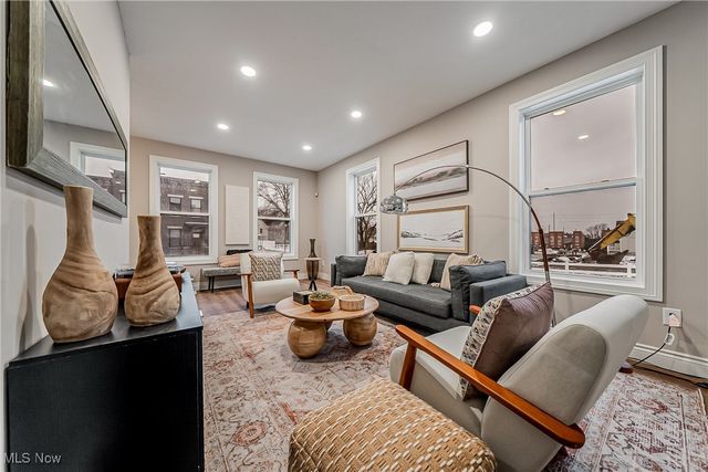 1855 Woodlawn Avenue, East Cleveland, OH 44112