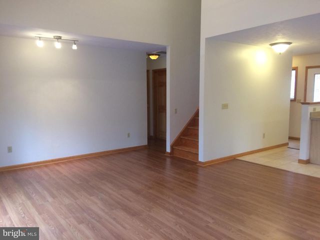 2376 HIGH TOP RD, Linden, VA 22642