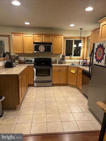 2376 HIGH TOP RD, Linden, VA 22642
