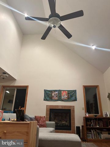 2376 HIGH TOP RD, Linden, VA 22642