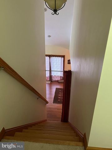2376 HIGH TOP RD, Linden, VA 22642