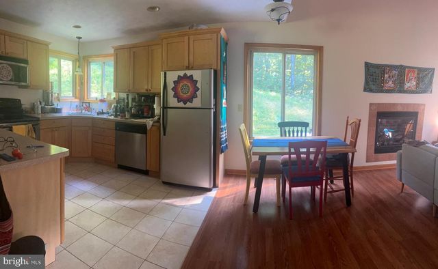 2376 HIGH TOP RD, Linden, VA 22642