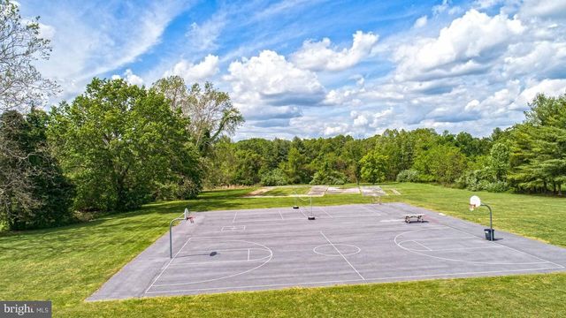 2376 HIGH TOP RD, Linden, VA 22642