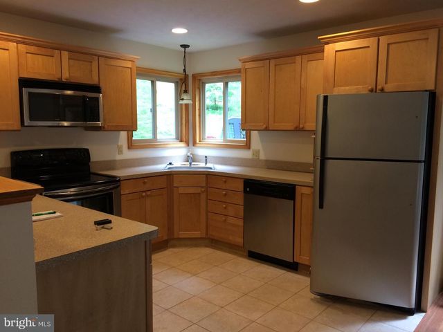 2376 HIGH TOP RD, Linden, VA 22642
