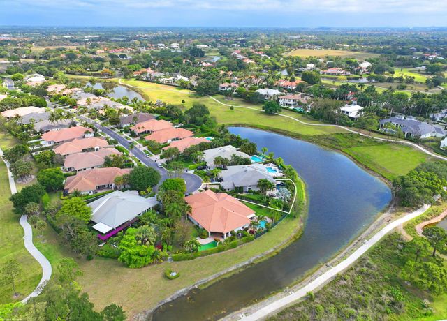 2990 Twin Oaks Way, Wellington, FL 33414