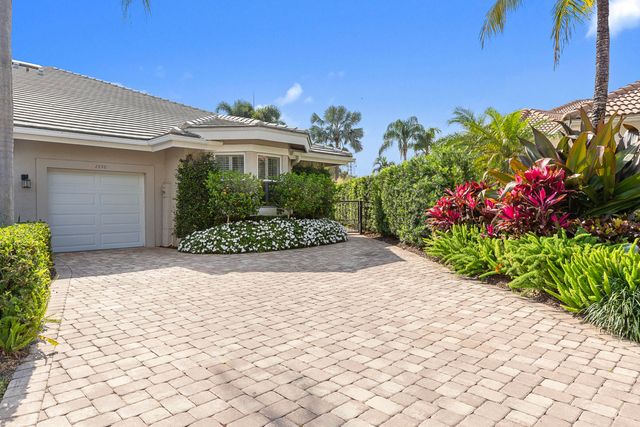 2990 Twin Oaks Way, Wellington, FL 33414