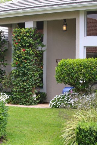 2990 Twin Oaks Way, Wellington, FL 33414