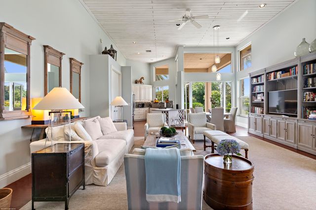 2990 Twin Oaks Way, Wellington, FL 33414