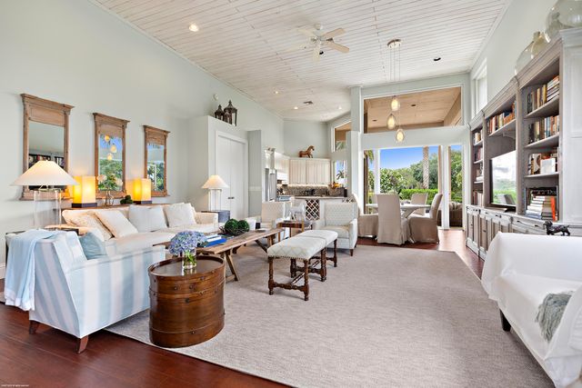 2990 Twin Oaks Way, Wellington, FL 33414