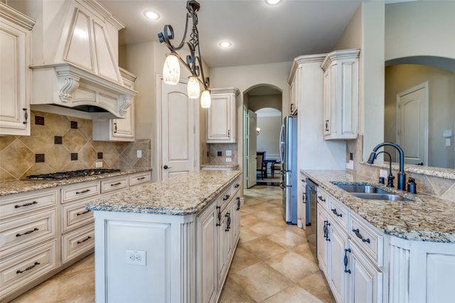 1917 Sterling Trace Drive, Keller, TX 76248