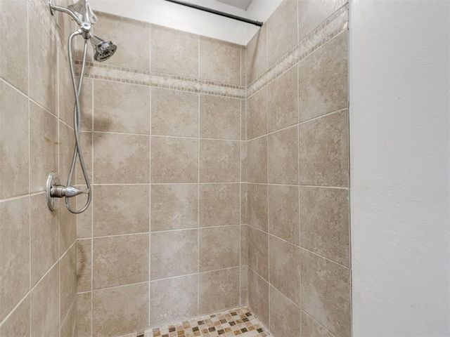 8213 NW 121st Street, Oklahoma City, OK 73162