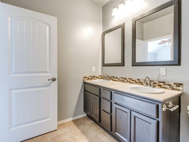 8213 NW 121st Street, Oklahoma City, OK 73162